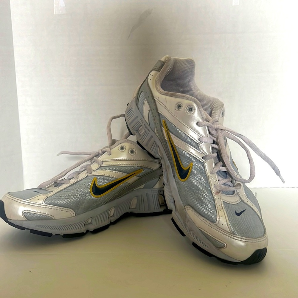 Nike ladies shoes